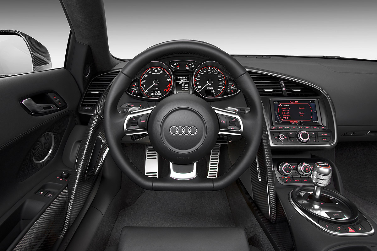 Top9-Volants-04-Audi-R8