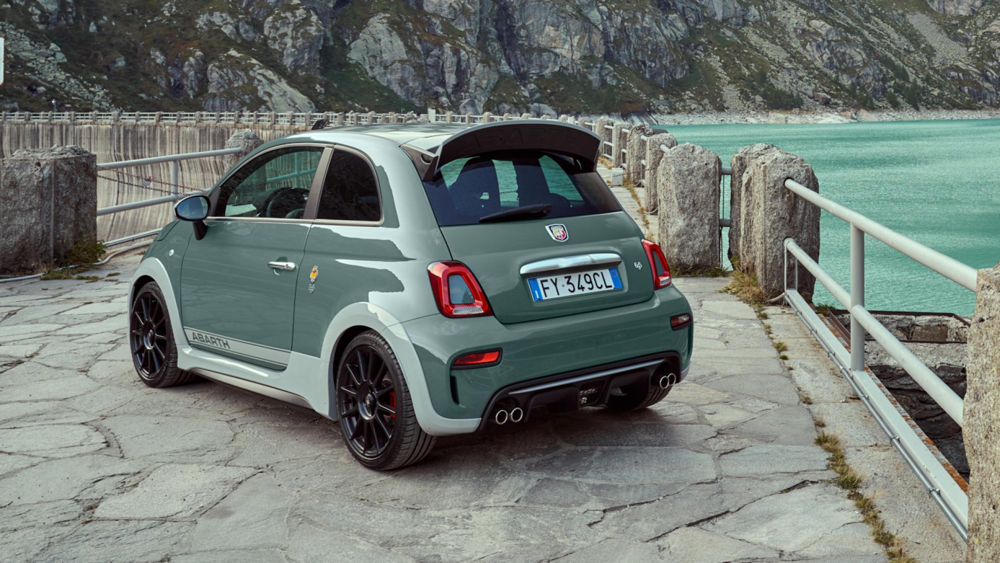 L Abarth 695 70 Anniversario Est Une Serie Limitee A 32 990 Topgear