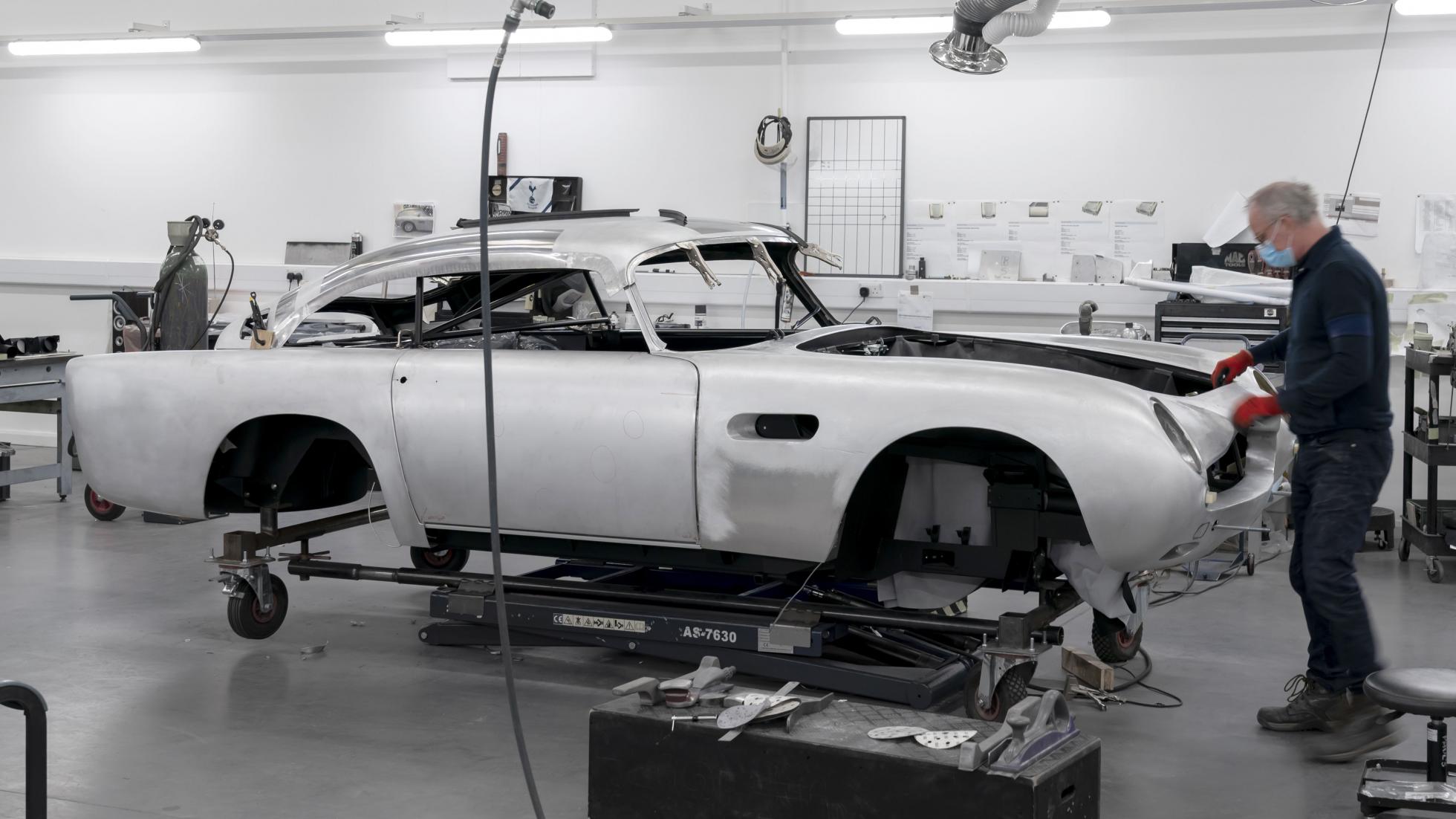 Aston Martin DB5 Goldfinger Continuation 06