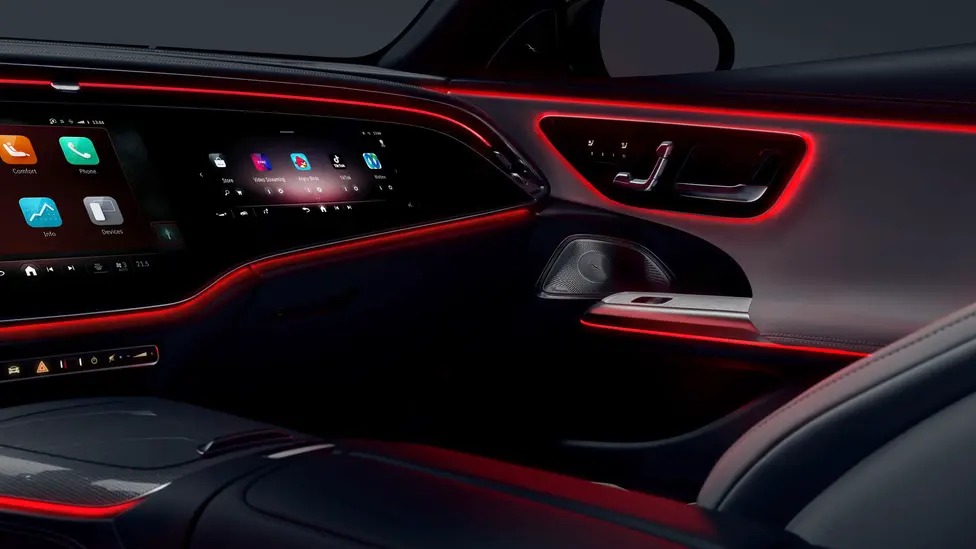 Voici le spectaculaire intérieur de la future Mercedes Classe E